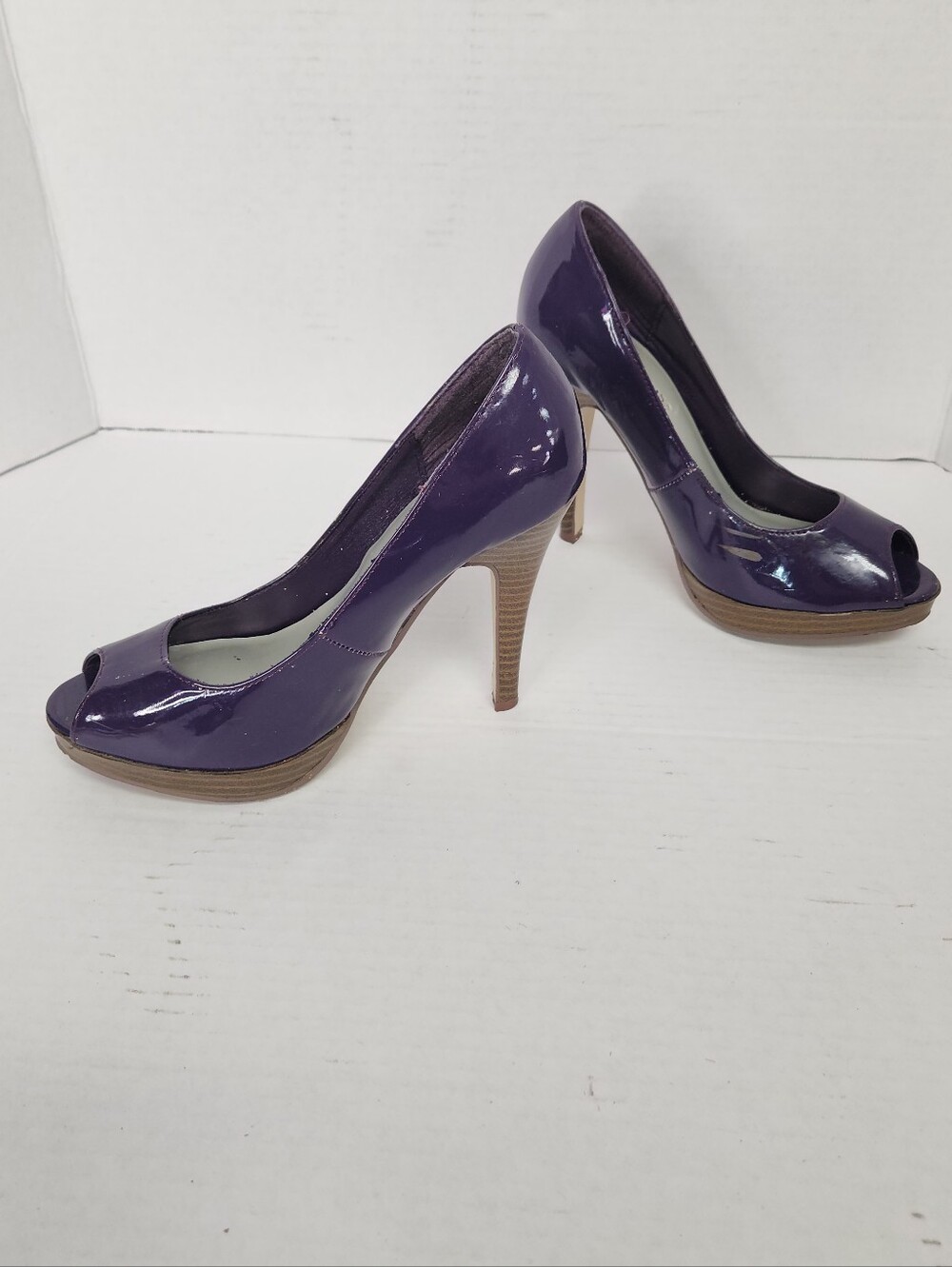 Delicious Faux Patent Leather Deep Purple Peep Toe Women's 6 Indie Sleaze